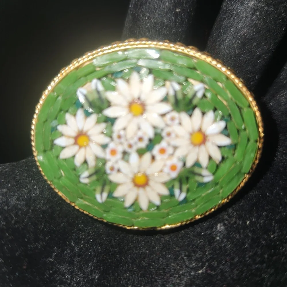 Vintage Made in Italy Micro Mosaic Floral Brooch White Daisy Green Gold Tone - Picture 4 of 9
